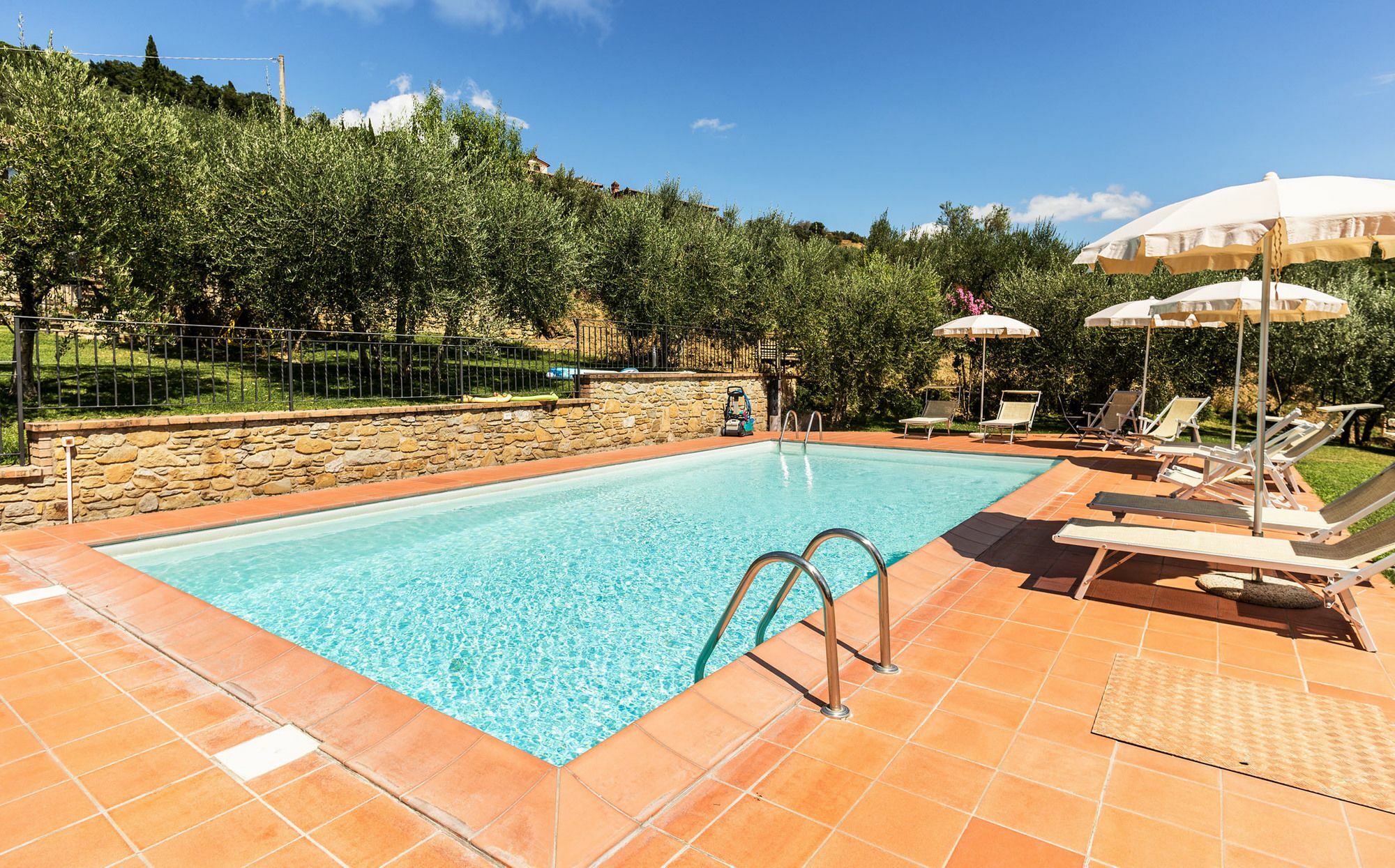 Agriturismo Borgo Tra Gli Olivi Castiglion Fiorentino Exterior foto